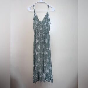Women’s Simplee Flowy Dress with adjustable straps size M